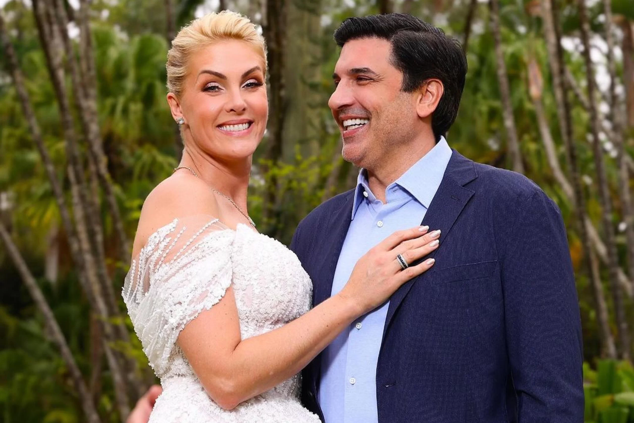 Ana Hickmann e Edu Guedes em cerimônia de noivado (Reprodução/Foto/Brazil News)