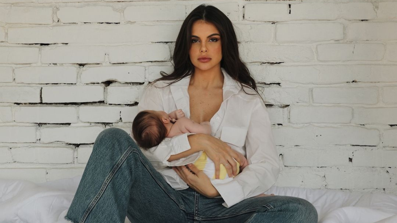 Amanda Kimberlly comemora 4 meses de vida da filha e compartilha nas redes sociais  Lorena Bueri