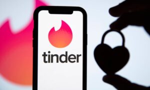 Homem aciona Tinder no Procon após ter conta premium por 4 anos e não conseguir encontros