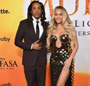 Beyoncé teria forçado Jay-Z a aparecer publicamente após acusação de estupro, diz jornal