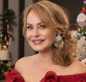 Estrelando Um Natal Complicado, Gaby Spanic fala da importância de filmes natalinos: – Ter a família mais unida