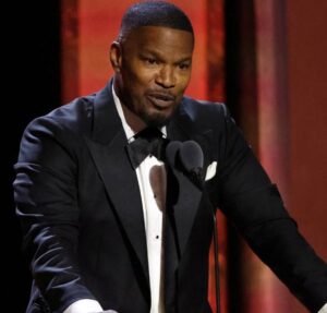 Jamie Foxx lança especial de comédia para revelar o que realmente aconteceu com sua saúde em 2023