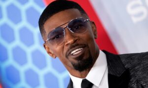 Jamie Foxx é agredido em restaurante e leva pontos na boca, diz site