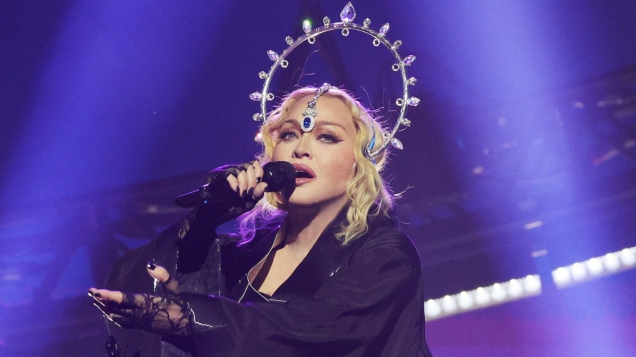 Madonna publica vídeo desejando feliz natal ao Papa Francisco Lorena Bueri