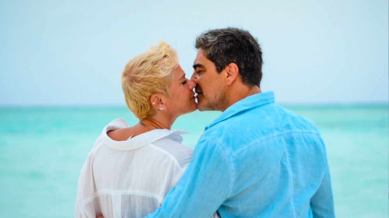 Junno comemora união de 12 anos ao lado de Xuxa com poema romântico na rede social Lorena Bueri