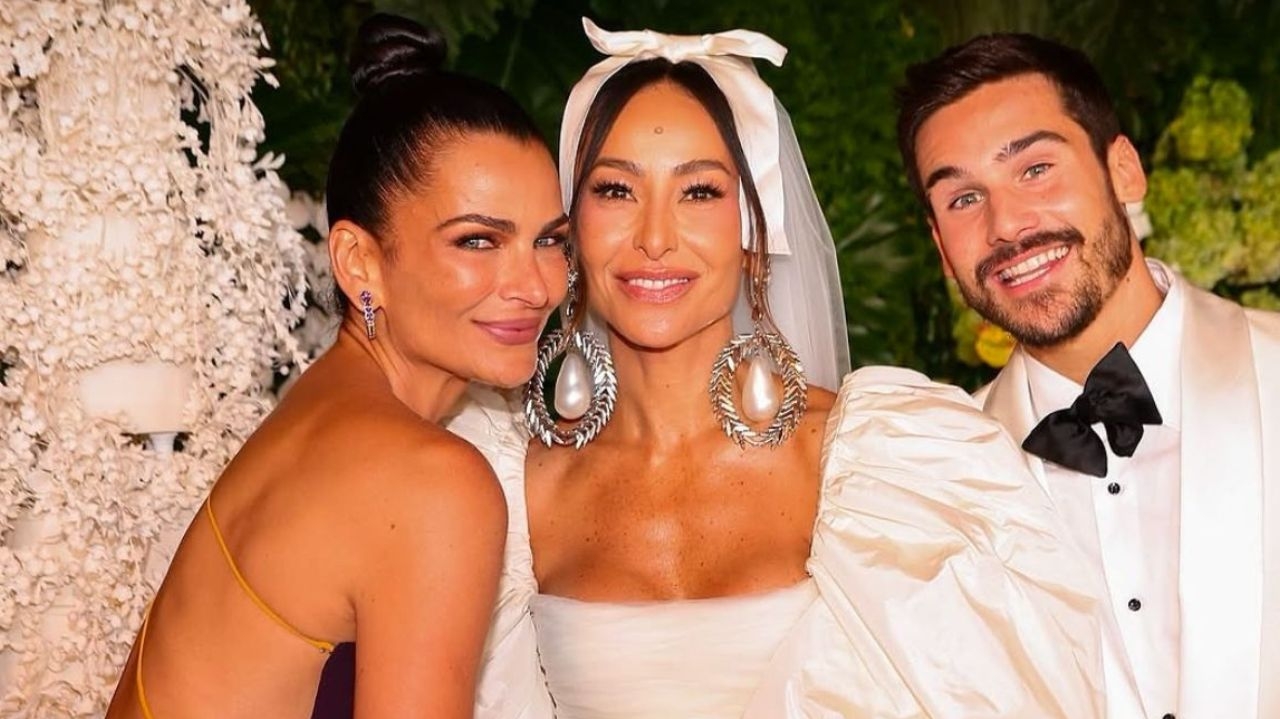 Celebridades marcam presença em cerimônia matrimonial de Sabrina Sato e Nicolas Prattes Lorena Bueri