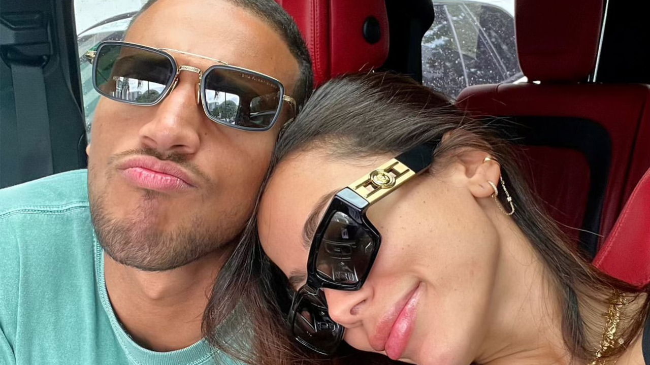 Anitta e Vinicius Souza deixam de se seguir nas redes socias  Lorena Bueri