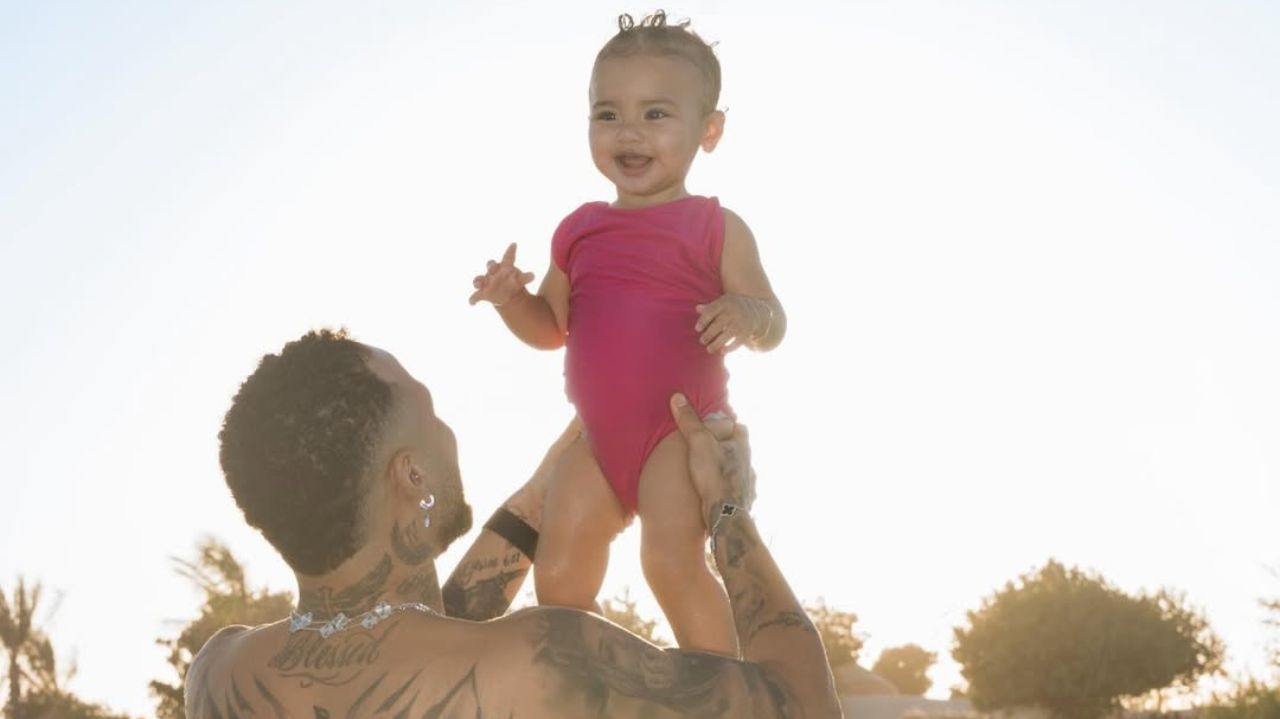 Mavie, filha de Neymar Jr. e Bruna Biancardi, encanta com expressões divertidas em novas fotos Lorena Bueri