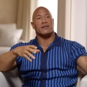 Dwayne Johnson, o The Rock, viraliza nas redes após deixar as filhas o maquiarem: Deveres do papai