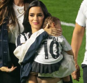 Bruna Biancardi faz declaração de aniversário para Neymar Jr. e revela nome da segunda filha com o jogador