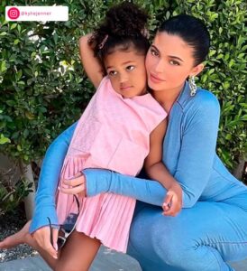 Anel de diamante, bolsas de grifes, festanças… Confira os luxos de Stormi Webster, a filha de Kylie Jenner