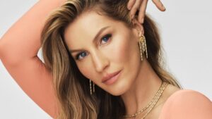 Segundo a TMZ Gisele Bündchen dá à luz seu terceiro filho