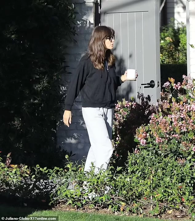 Jennifer Garner saindo da casa de Affleck (Fotos: reprodução/TheGrosbyGroup/DailyMail) Lorena Bueri