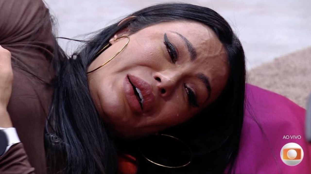 Gracyanne Barbosa se emociona após ouvir de Ana Maria que 'roubava comida da amiga' Lorena Bueri