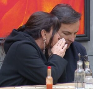 Gretchen reclama de participante e Victor Pecoraro vira piada na casa do Power Couple Brasil. Veja o que rolou!