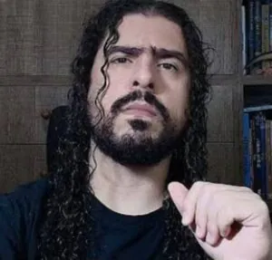 Paulo Miranda Nascimento, conhecido como Pirulla, é internado após sofrer AVC