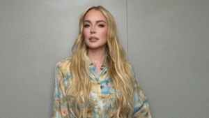Lindsay Lohan posta selfie e encanta web com aparência saudável