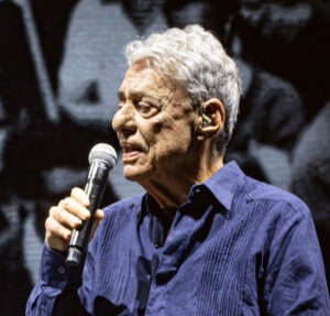 Após alta hospitalar, Chico Buarque seguirá com acompanhamento da equipe médica em casa
