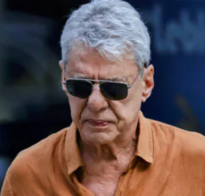 Chico Buarque tem previsão de alta após cirurgia no crânio