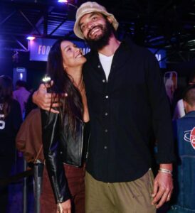 Lais Ribeiro faz rara aparição pública com o marido, Joakim Noah