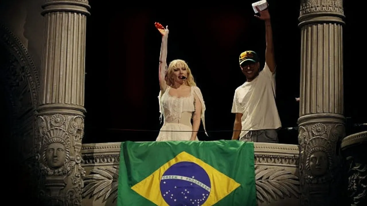 Show de Lady Gaga em Copacabana bate recorde e entra para Guinness Book Lorena Bueri