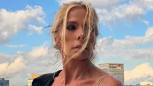 Adriane Galisteu divulga fotos sensuais em seu Instagram