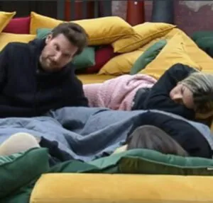 Casais discutem estratégias durante noite no Power Couple Brasil