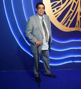 Zeca Pagodinho com bengala, Caio Blat com o filho… Veja os famosos que prestigiaram o Prêmio da Música Brasileira