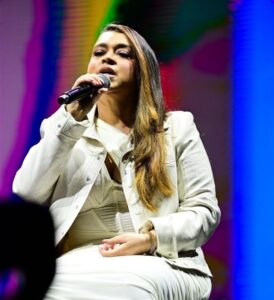 Preta Gol recebe visita de Sabrina Sato e Nicolas Prattes nos Estados Unidos. Saiba quem já foi ver a cantora ou falou sobre o tratamento dela no exterior