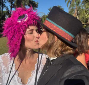 Vera Zimmermann e Luciana Ramanzini postam clique apaixonado e brincam: Casório junino