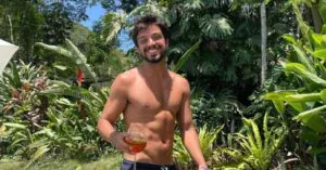 Casado, Rodrigo Simas abre o jogo sobre sexualidade e assume do que realmente gosta: “É isso”
