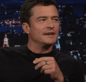 Após término com Katy Perry, Orlando Bloom reflete sobre solidão e tristeza