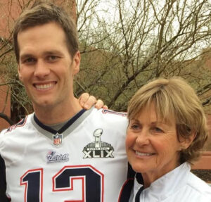 Tom Brady celebra aniversário da mãe com linda homenagem: Tanta sorte