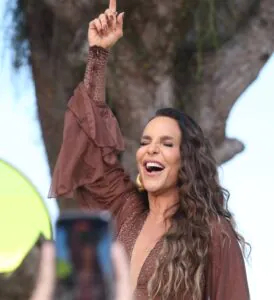 Ivete Sangalo reúne celebridades em gravação de projeto de samba no Rio de Janeiro