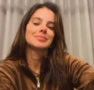 Vera Viel celebra resultado de biópsia após suspeita do tumor ter voltado: – Continuo em remissão