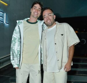 À espera da primeira filha, Lucas Rangel e marido seguem para os Estados Unidos