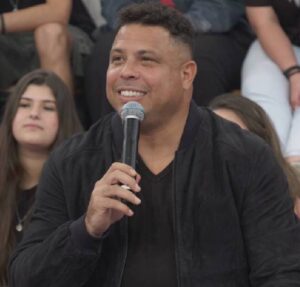 Olímpia fala mal de Dita ao vivo na rádio. Confira o que vai rolar nesta quinta-feira em Êta Mundo Melhor!