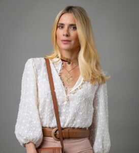 Confira um ano a ano de Carolina Dieckmmann, que interpreta Leila em Vale Tudo