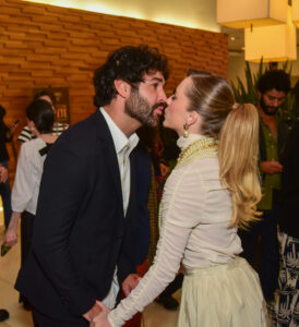 Zé Felipe e Ana Castela fazem publicações praticamente iguais no mesmo minuto, intensificando boatos de romance