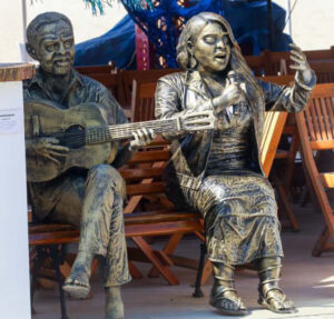 Estátua de Preta Gil ganha espaço ao lado da escultura de Gilberto Gil no Rio de Janeiro