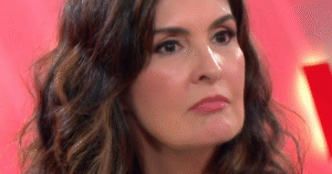 ‘É preciso muito mais que isso’: Fátima Bernardes se revolta com autoridades após operação com 132 mortos no Rio