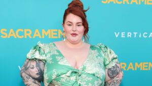 Tess Holliday Says a United Flight Attendant Fat-Shamed Her, Told Her to ‘Lose Weight’