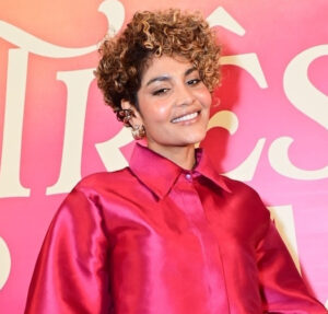 Bárbara Reis completa 15 anos de carreira e fala de novo desafio como produtora teatral: Continuo sendo uma grande sonhadora
