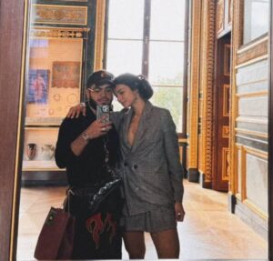 Fofos! Francisco Gil e Alane Dias fazem passeio romântico por Paris