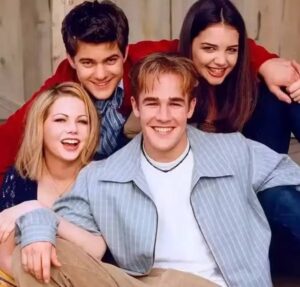 Katie Holmes presta homenagem a James Van Der Beek e celebra vínculo entre ex-colegas de Dawson’s Creek