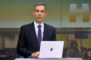 César Tralli não segura emoção ao falar sobre o último dia no Jornal Hoje