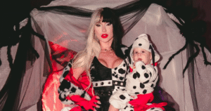Virginia Fonseca se fantasia de Cruella com os filhos para festa de Halloween com Vini Jr.