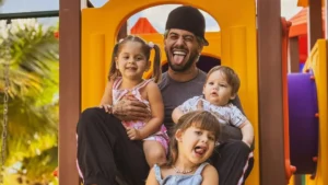 Zé Felipe autoriza viagem dos filhos com Virgínia Fonseca para Madri e demonstra preocupação