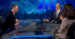 Um minuto de palmas, nervosismo e profecia: como foi a despedida de William Bonner do JN