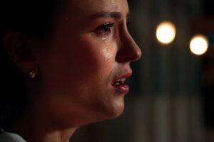 Êta Mundo Melhor: Estela reencontra Erneto e trauma vem à tona